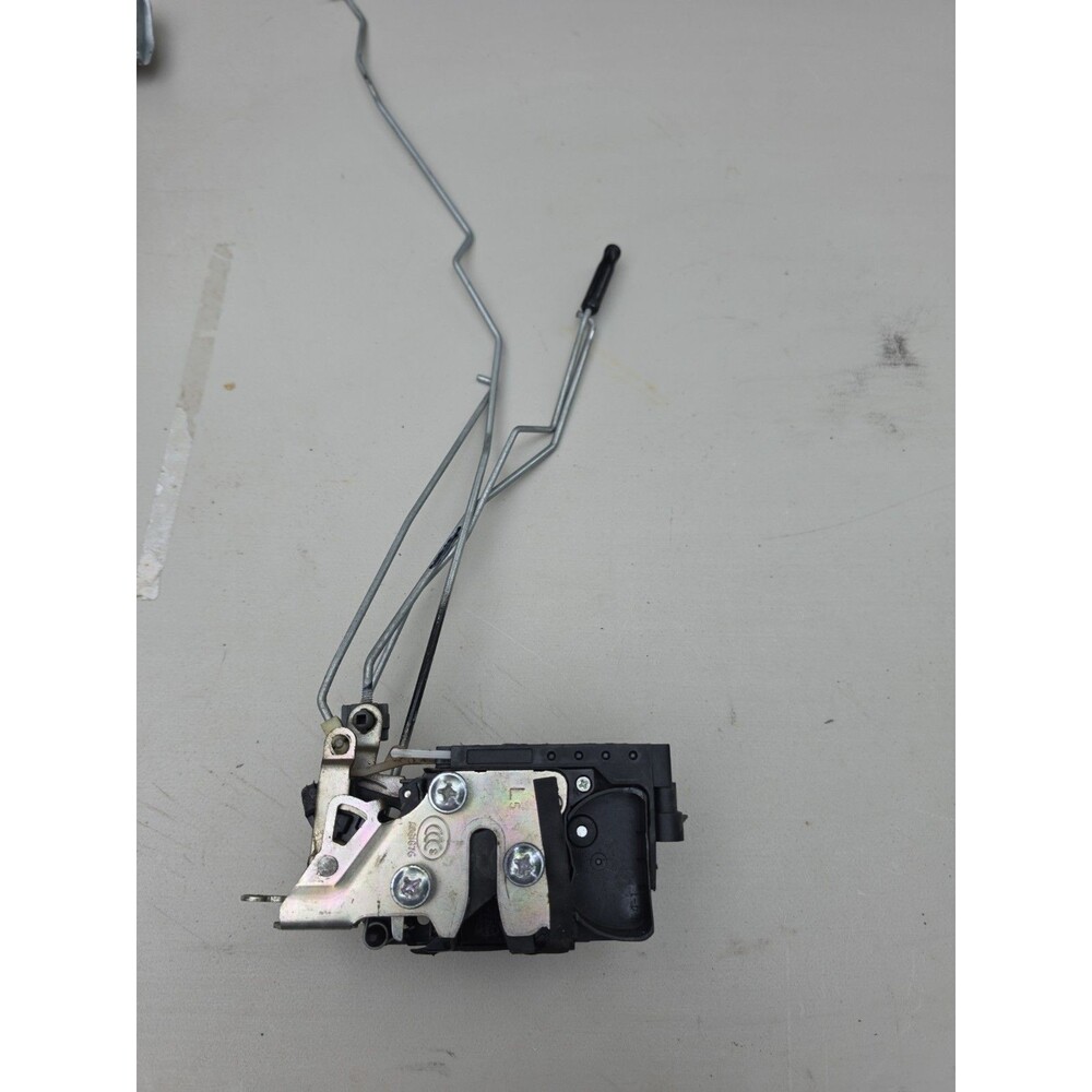 2016-2022 CHEVROLET SPARK FRONT LEFT SIDE Door Latch Assembly With The Rods